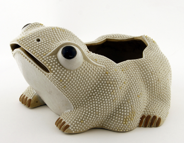 An Enamelled Jardiniere Modelled As A Frog - 38&nbsp;Ko